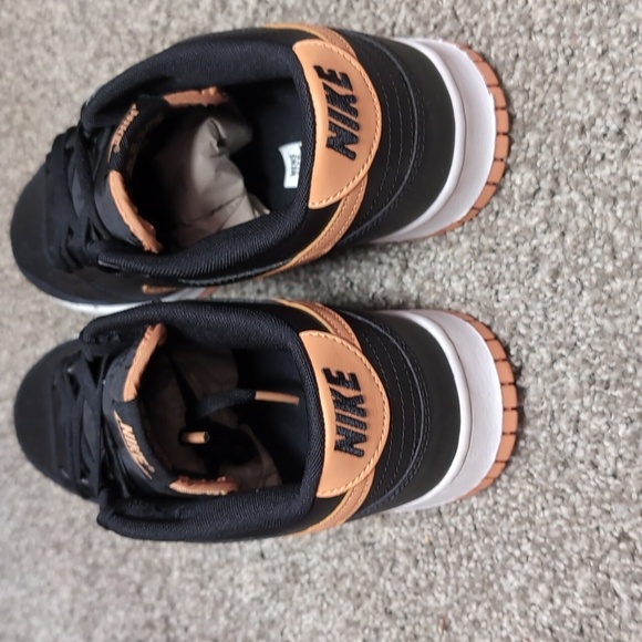 Nike Black and Brown Sneakers - Picture 7 of 9